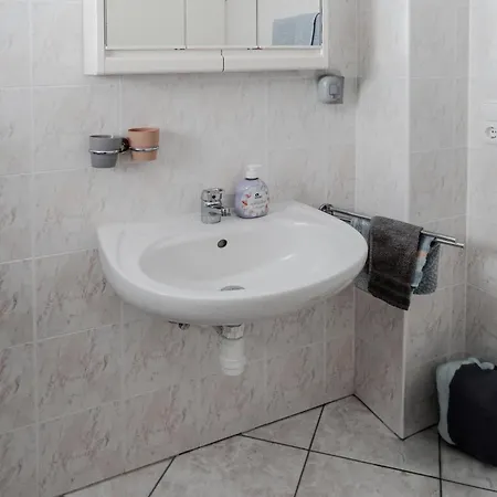 Edi Birtok Δωμάτια σε οικογενειακή κατοικία Oroszlo