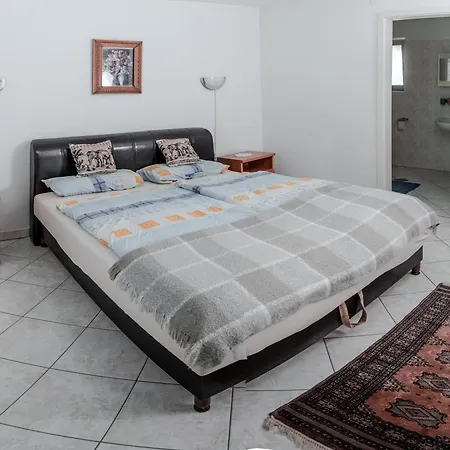 Edi Birtok Δωμάτια σε οικογενειακή κατοικία *